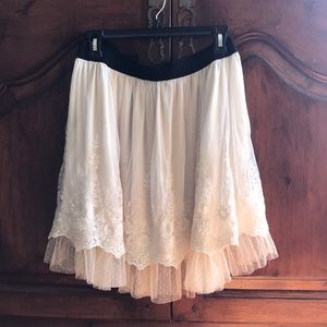 Ezra Lace cream skirt size L